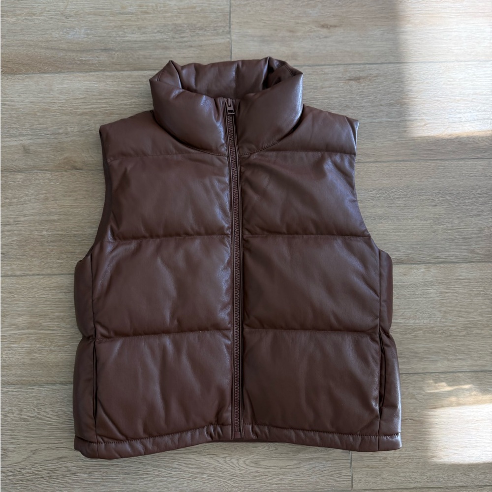 NWT Aritzia Leather Vest Size Small
